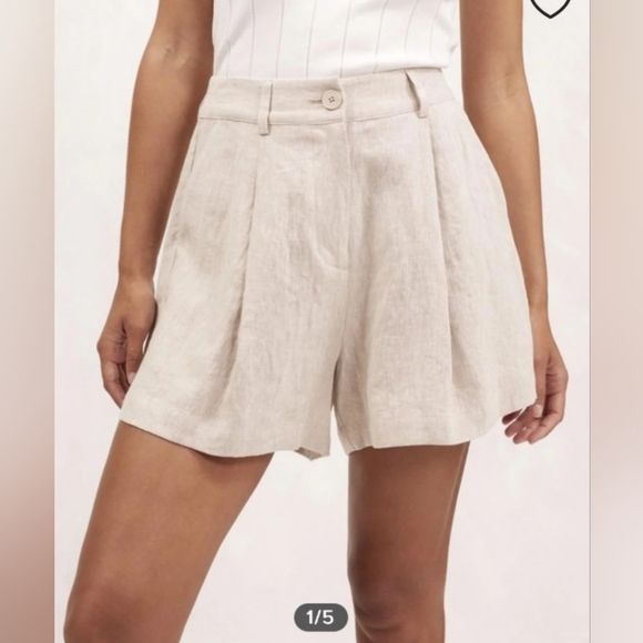 Weekend Pants - NWT Weekend/ High waisted dress shorts/ Oyster colour/ Silky material/ Size US S